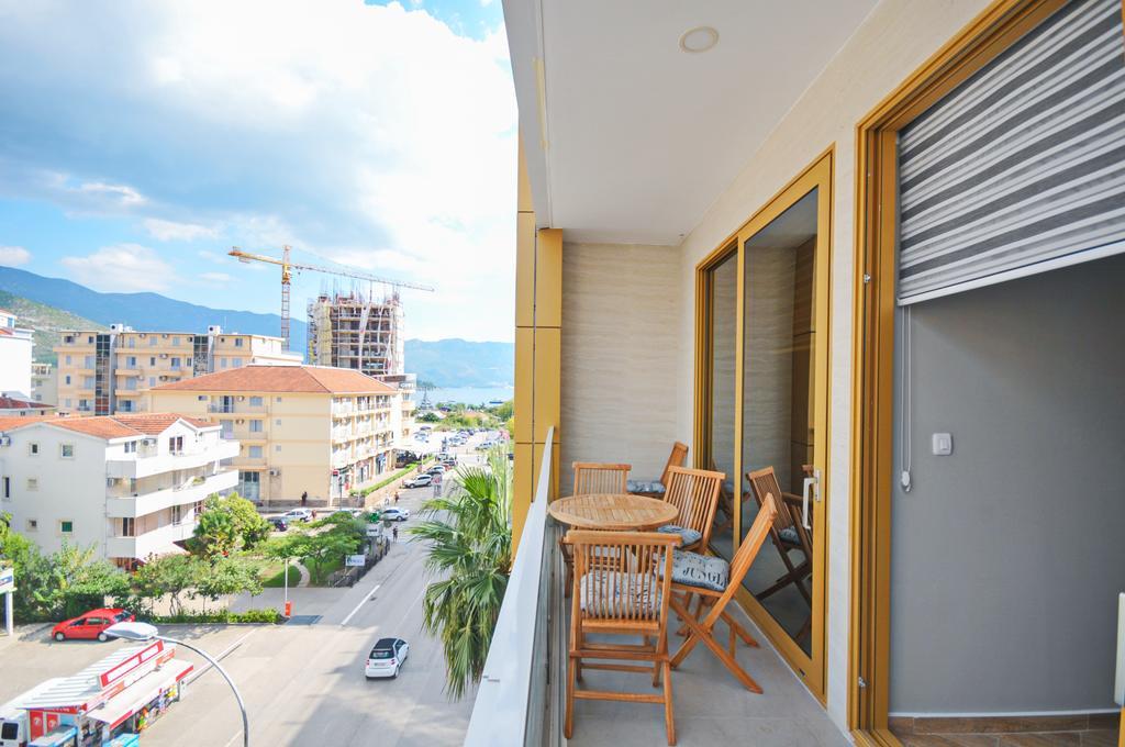 Sea Breeze Lux Apartments ブドヴァ エクステリア 写真