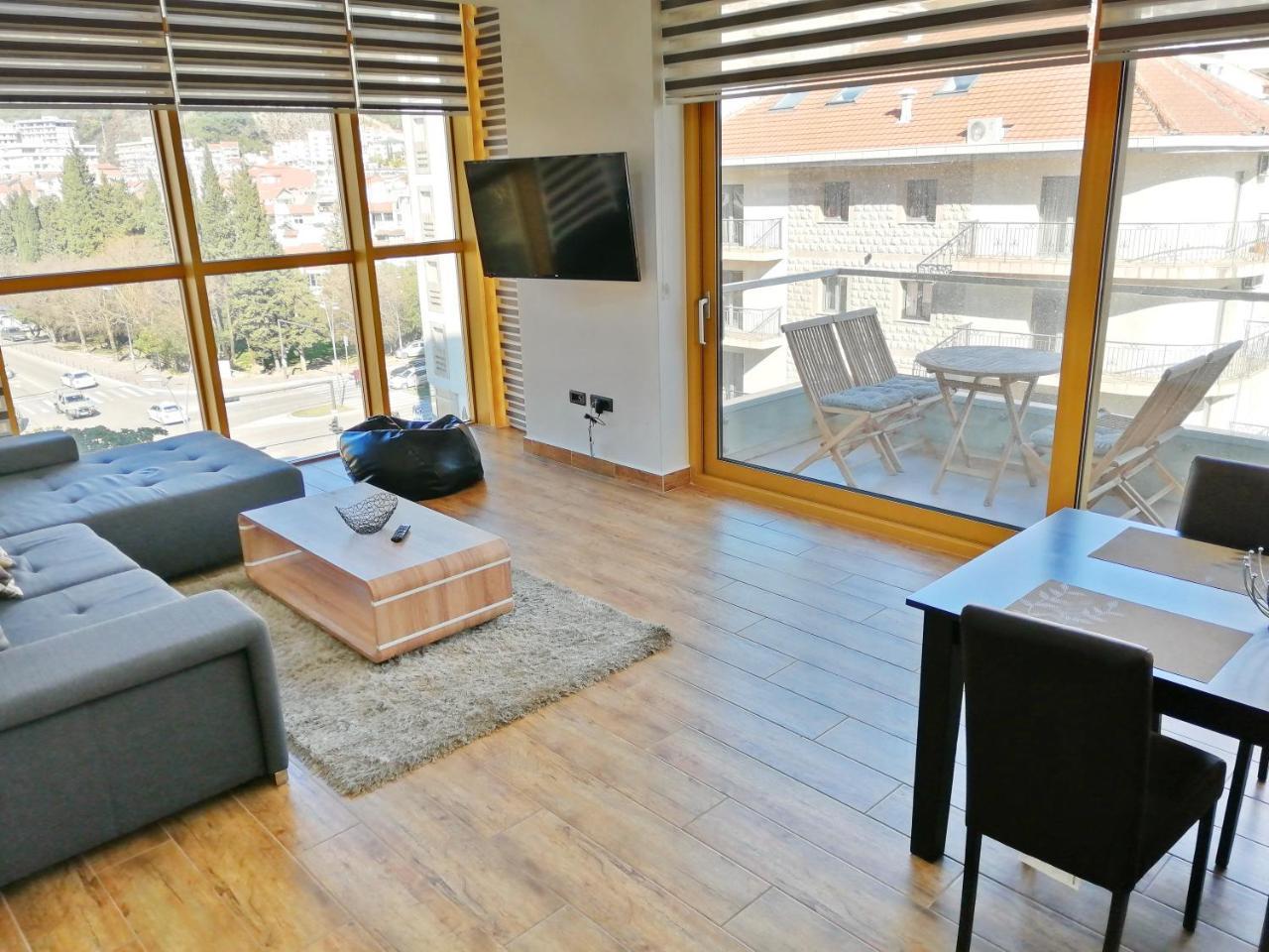 Sea Breeze Lux Apartments ブドヴァ エクステリア 写真